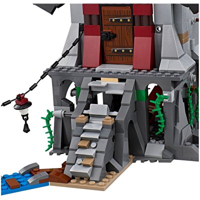 LEGO® Ninjago Lighthouse Siege