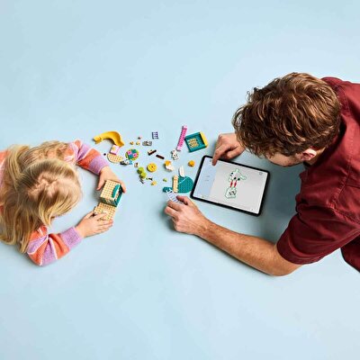 LEGO Bluey Bluey ve Chloe ile Oyun Parkı Eğlencesi 11201