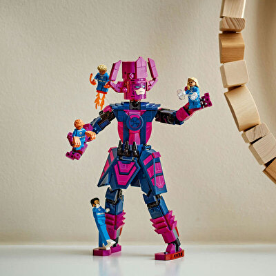 LEGO Marvel Studios Fantastik Dörtlü ve Galactus İnşaat Figürü 76316