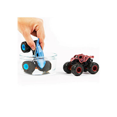 Monster Jam Dirty To Clean 1:64 İkili Araba Seti Megalodon Octon8er