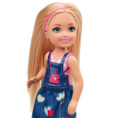 Barbie Aksesuarlı Chelsea Bebekler Kot Elbiseli Sarışın GHV65