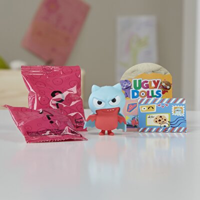 Uglydolls Sürpriz Kostümlü Bebek Super Lucky Bat E4543