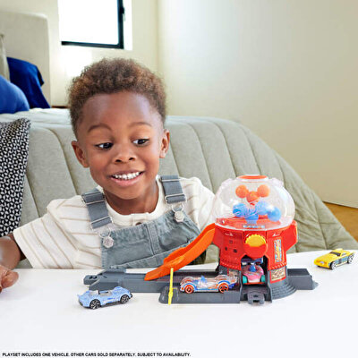 Hot Wheels Şehir Hayatı Serisi Şekerleme Dükkanı JBM62