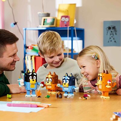 LEGO Bluey Parçalarla İnşa Edilen Bluey Ailesi 11217