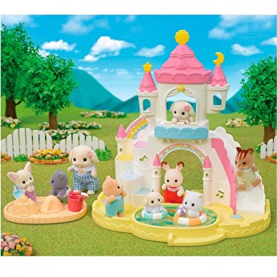 Sylvanian Families Anaokulu Havuzlu Şato