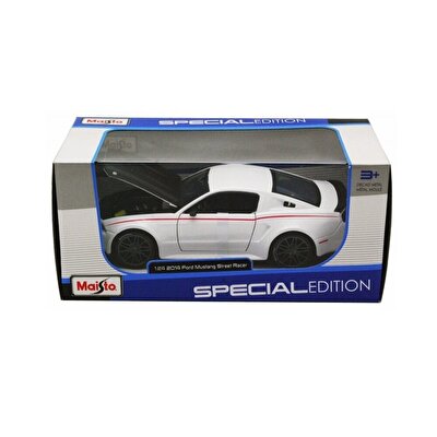 1:24 Ölçekli Beyaz Ford Mustang Street Racer