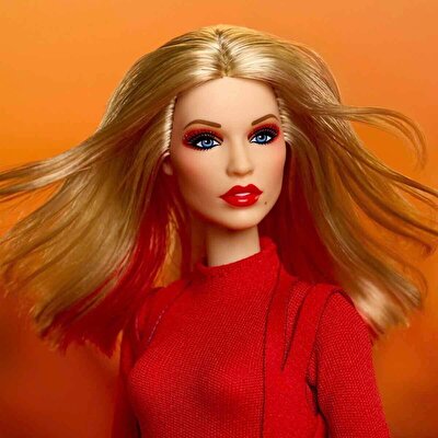 Barbie Signature Müzik Serisi Kylie Minogue Bebeği JBJ38