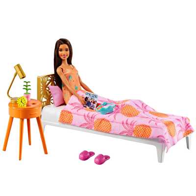 Pijamalı Barbie Bebek ve Yatak Odası Oyun Seti GRG86