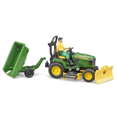 Bruder John Deere Çim Biçme Traktörü ve Bahçıvan