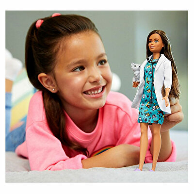 Barbie Kariyer Bebekleri Veteriner Barbie GJL63