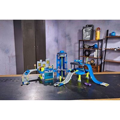 Majorette Büyük Polis İstasyonu Oyun Seti + 5 Metal Araç