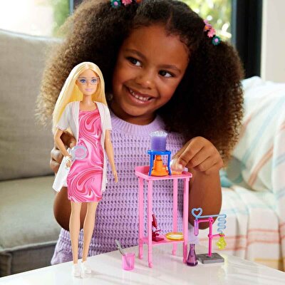 Barbie Kariyer Bebeği Bilim Uzmanı JCR70