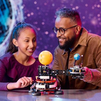 LEGO Technic Dünya ve Ay Yörüngesi 42179