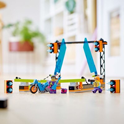 LEGO City Kılıçlı Gösteri Yarışması 60340