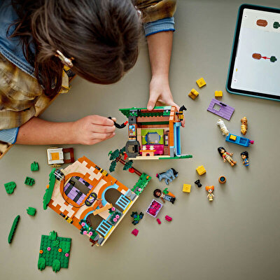 LEGO Friends Midilli Çiftliği ve Ahır 42654