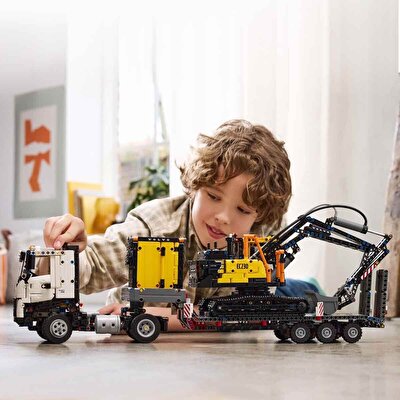 LEGO Technic Volvo FMX Kamyon ve EC230 Elektrikli Ekskavatör 42175