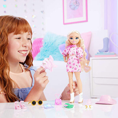 Barbie Dream Besties Festival Kombinleri Barbie Malibu Bebek ve Aksesuarları Seti JGH87