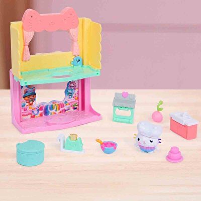 Gabby's Dollhouse Oyun Seti̇ Cakey's Sprinkle Cake-tastic Kitchen