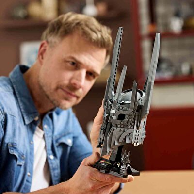 LEGO Icons Yüzüklerin Efendisi: Sauron'un Miğferi 11373