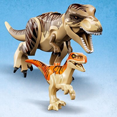 LEGO Jurassic World T. rex ve Atrociraptor Dinozor Kaçışı 76948
