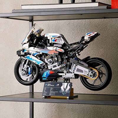 LEGO Technic BMW M 1000 RR 42130