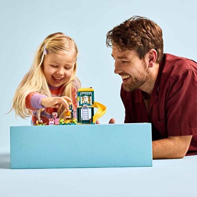 LEGO Bluey Bluey ve Chloe ile Oyun Parkı Eğlencesi 11201