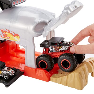 Hot Wheels Monster Trucks Fırlatıcılı Oyun Seti Bone Shaker GKY02