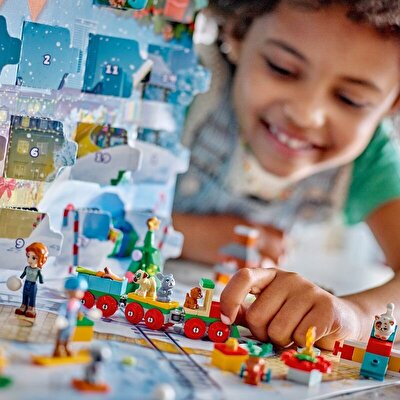 LEGO Friends Yılbaşı Takvimi 2023 41758
