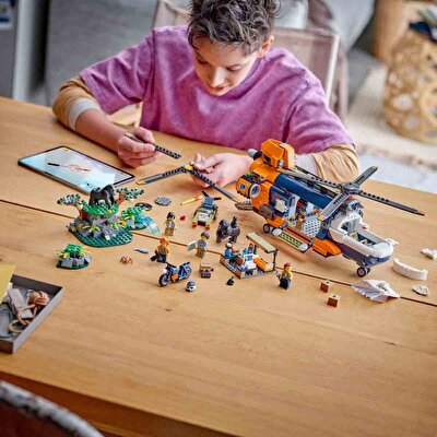 LEGO City Orman Kaşifinin Helikopteri Kamp Yerinde 60437