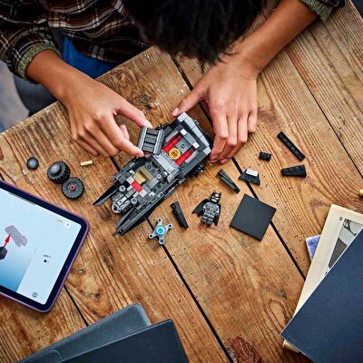 LEGO DC Batman: Batman Batmobile 76332