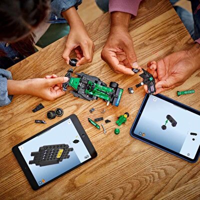 LEGO Speed Champions Aston Martin Aramco F1 AMR24 Yarış Arabası 77245