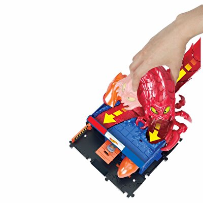 Hot Wheels Düşman Yaratıklar Oyun Seti Polis Karakolu HDR32