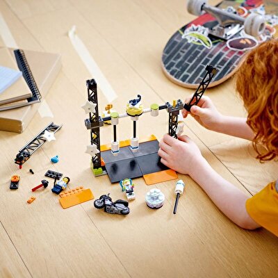 LEGO City Çubuklu Gösteri Yarışması 60341