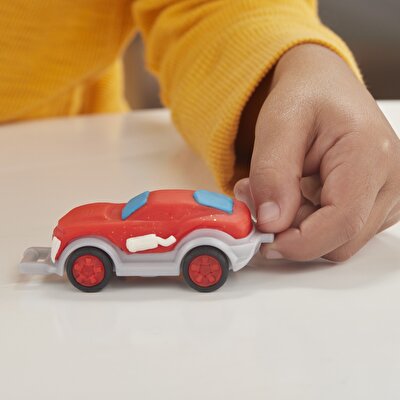 Play-Doh Çalışkan Çekici Kamyon E6690