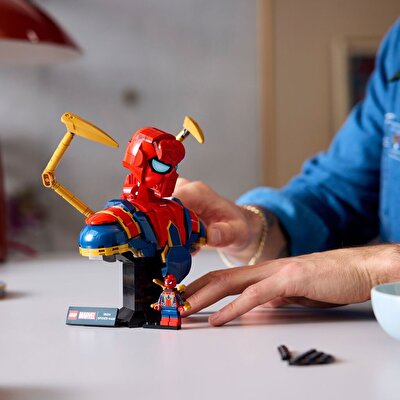 LEGO Marvel Iron Örümcek Adam Büstü 76326