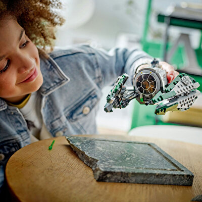 LEGO Star Wars Yoda’nın Jedi Starfighter 75360