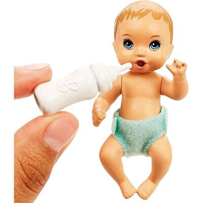 Barbie Skipper Bebek Bakıcılığı Beşikli Oyun Seti HJY33