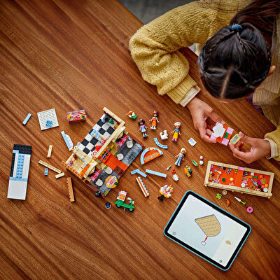 LEGO Friends Restoran ve Aşçılık Okulu 42655