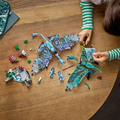 LEGO Avatar Jake ve Neytiri’nin İlk Banshee Uçuşu 75572