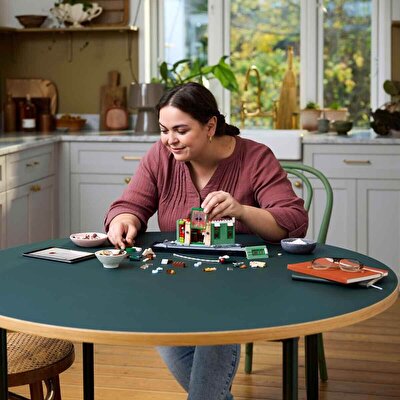 LEGO Icons French Cafe 10362