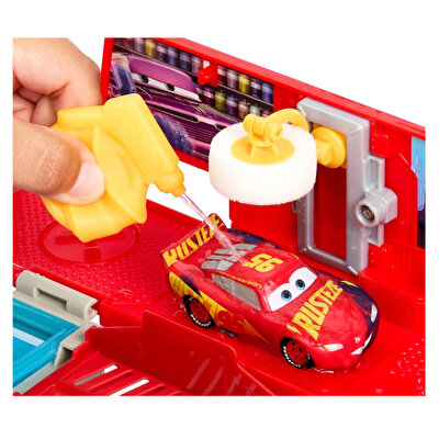 Cars Mack Tır Renk Değişimi Eğlencesi Oyun Seti HPD82