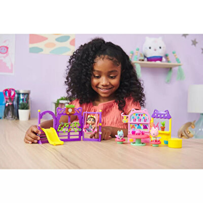 Gabby's Dollhouse Kitty Peri Bahçe Partisi Oyun Seti