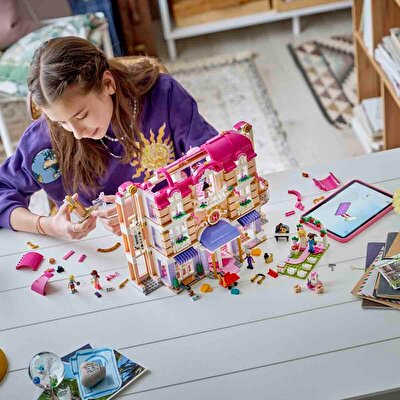 LEGO Friends Büyük Heartlake City Oteli 42704