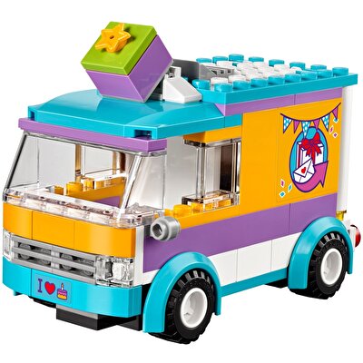 LEGO® Friends Heartlake Hediye Dağıtımı