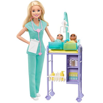 Barbie ve Meslekleri Oyun Setleri Bebek Doktoru Sarı Saçlı GKH23