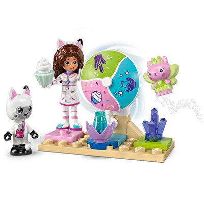 LEGO Gabby's Dollhouse Tatlı Şekerleme Dağı ve Kedi Bahçesi 11205
