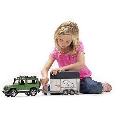 Bruder Land Rover Arazi Aracı ve At Nakil Aracı