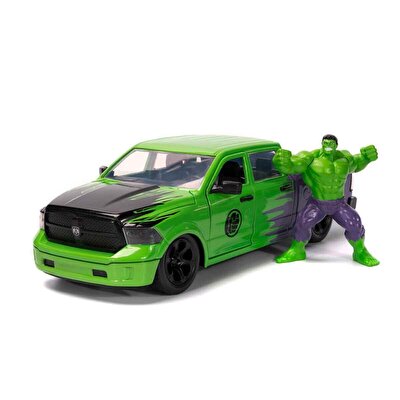 1:24 Marvel Avengers 2014 RAM 1500 Model Araba ve Hulk Figür