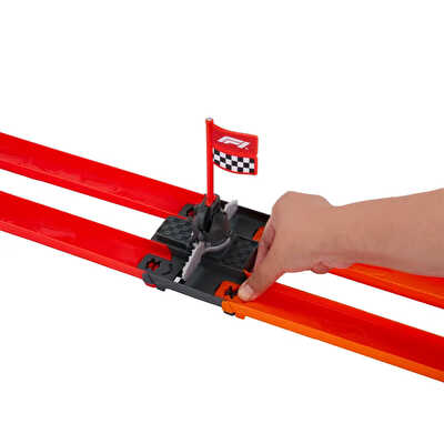 Hot Wheels Formula 1 Hızlı Başlangıç Pist Seti Ve 1:64 Ölçekli 2 Metal F1 Arabası JKM88
