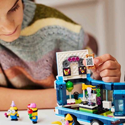 LEGO Despicable Me 4 Minyonların Müzikli Parti Otobüsü 75581